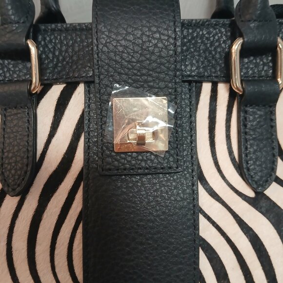 LA Marey Zebra Tote - Picture 8 of 11
